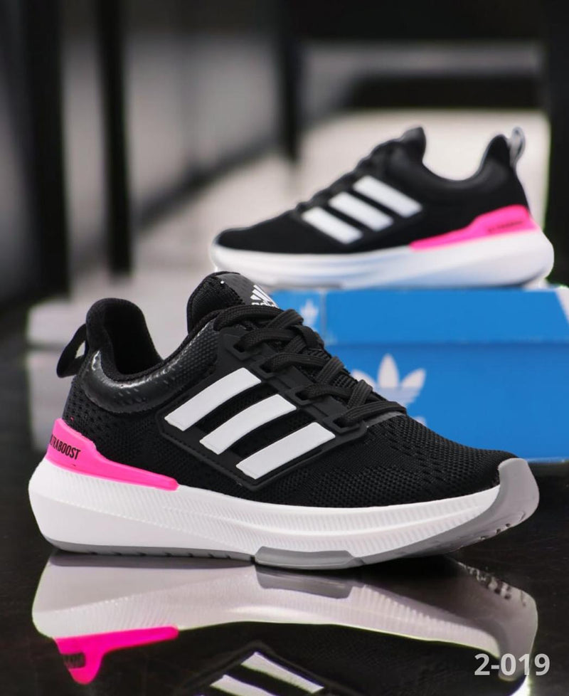 DEPORTIVO " ADIDAS ULTRABOOST " - Rendimiento y Comodidad