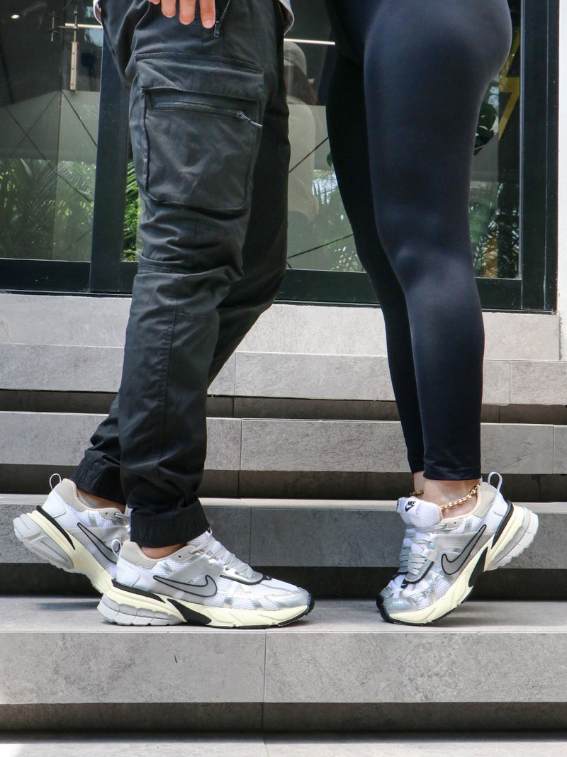 DEPORTIVO NIKE  V2k Y5 - Estilo y Comodidad